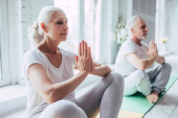 Ways Yoga Keeps Us Youthful