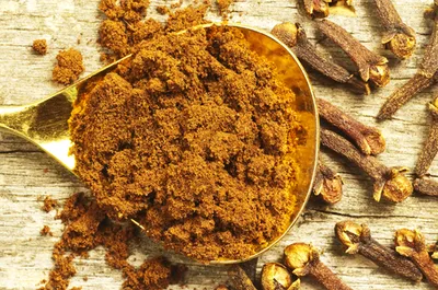 Cloves / Clove Powder