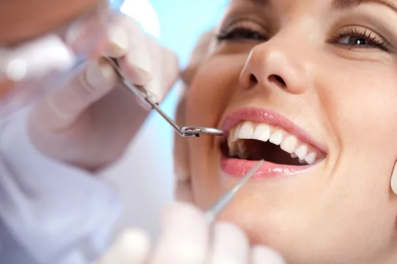 Cómo elegir al dentista correcto