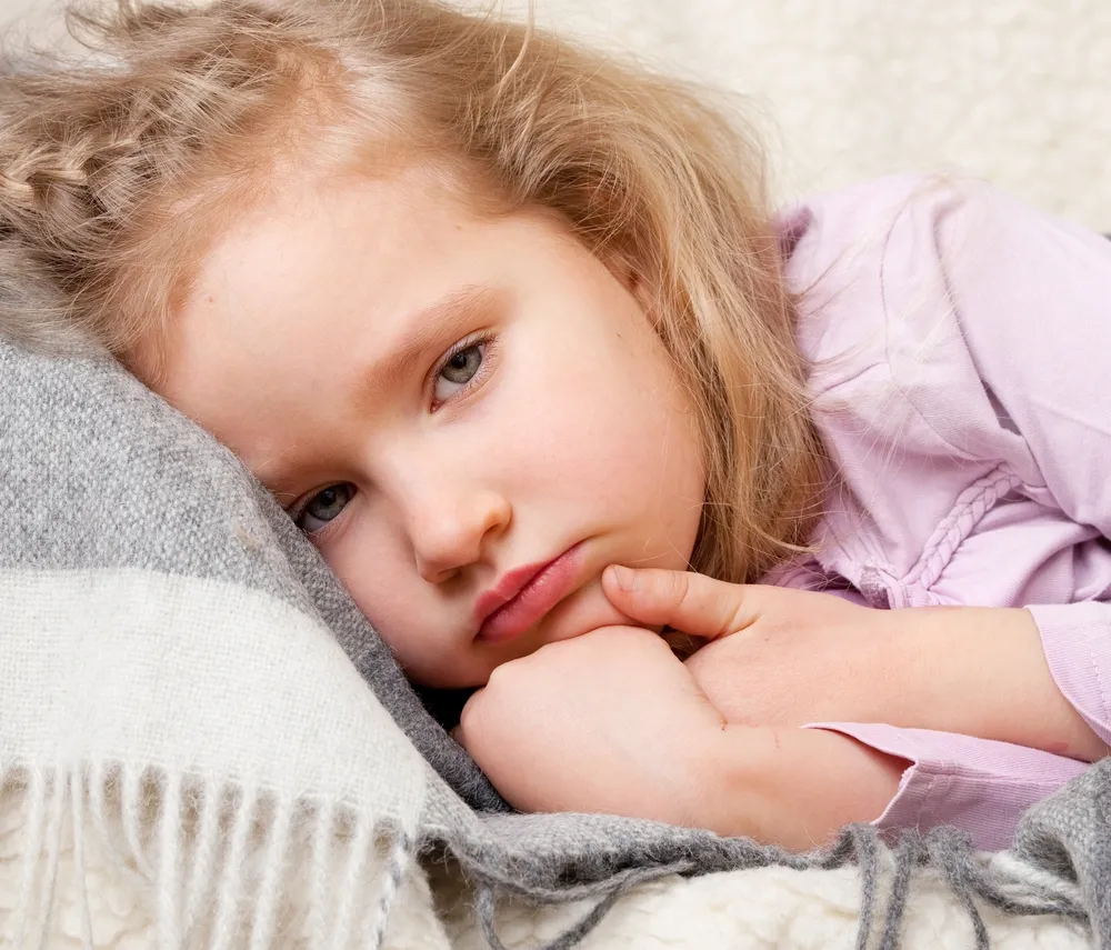 7 Wege, wie Eltern die Erkältungen oder Grippe ihrer Kinder bekämpfen können
