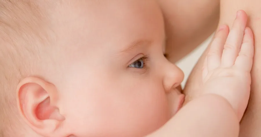 6 Bonus Benefits of Breastfeeding
