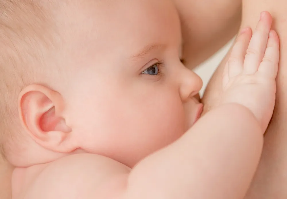 6 Bonus Benefits of Breastfeeding