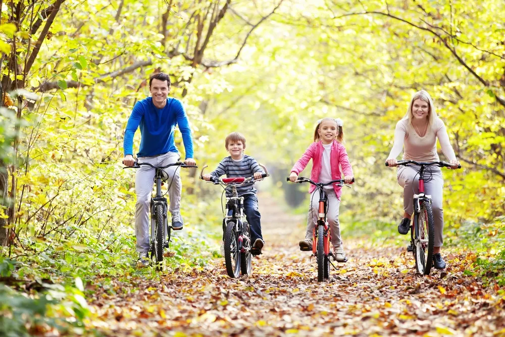 5 Möglichkeiten, seinen Kindern das Fahrradfahren beizubringen