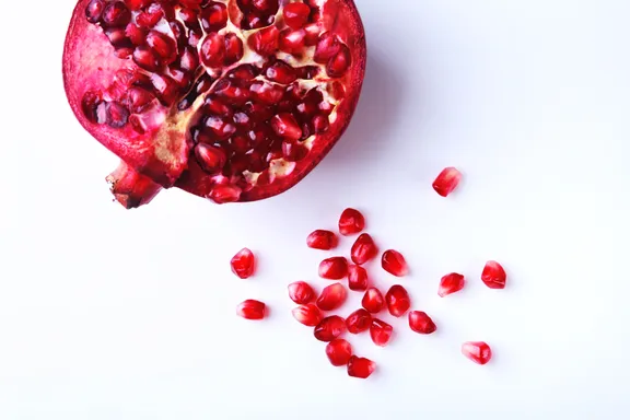 The Incredible Health Benefits of Pomegranates