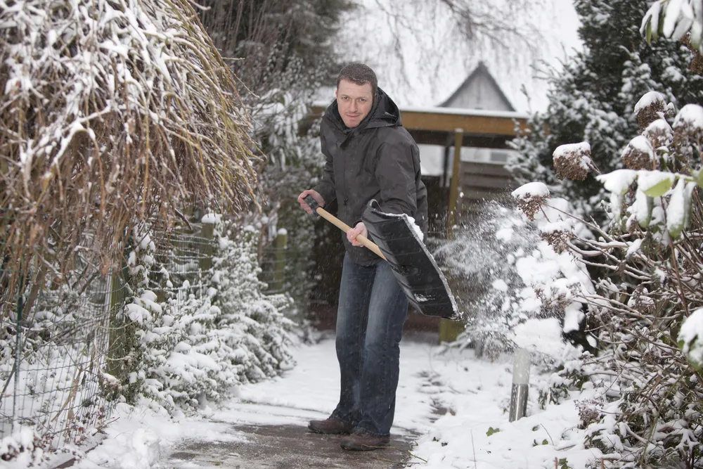 10 conseils pour pelleter la neige en toute sécurité
