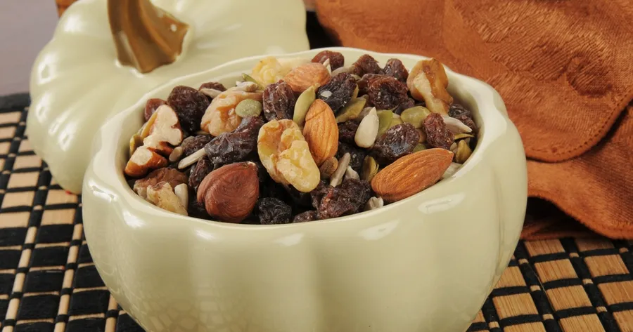 8 recettes de mélanges montagnards plus sains pour camper ou randonner