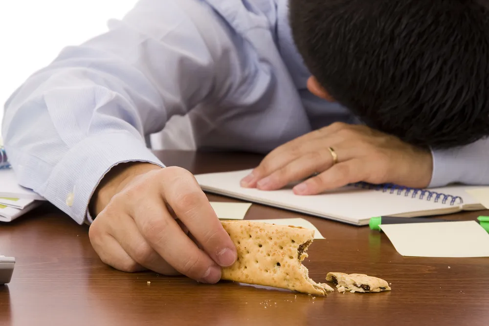 Why You Should Stop Eating Lunch at Your Desk