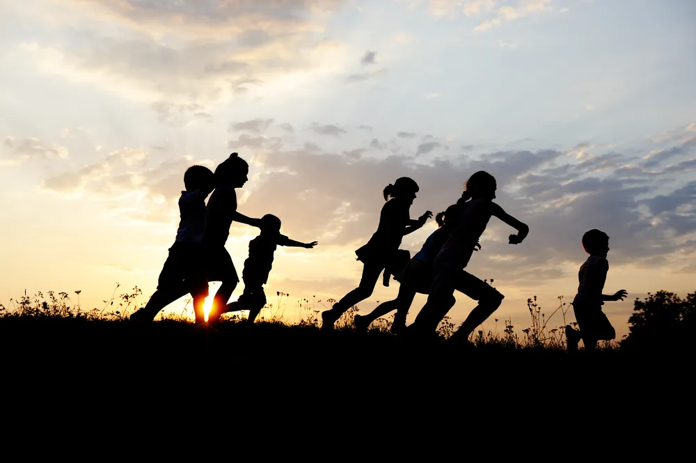 10 Modi Divertenti per Far Fare Attività Fisica ai Bambini in Autunno