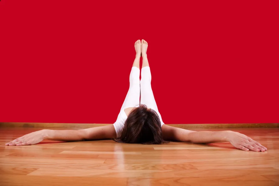 Siete posturas de yoga que lo ayudan a dormir mejor