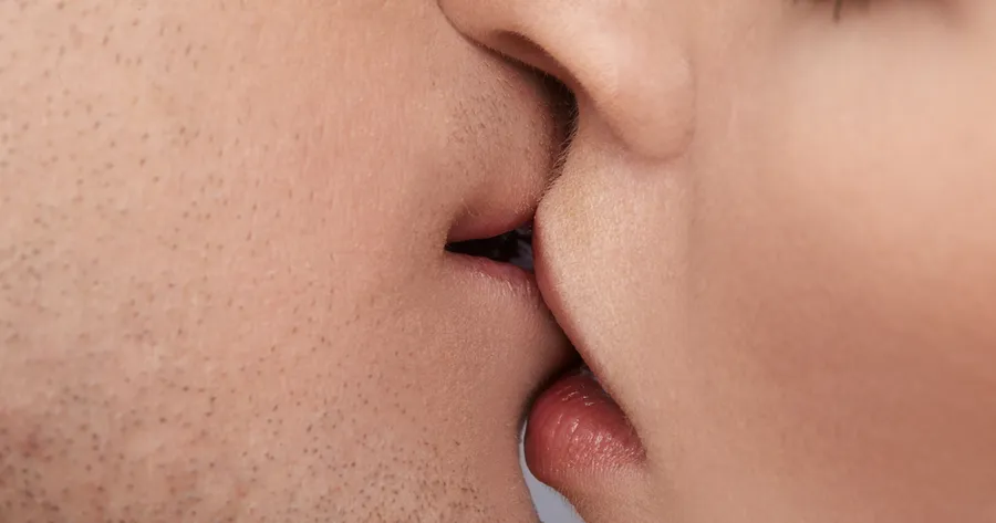 Millions of Germs Exchanged with Every Kiss, Study Finds