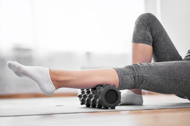 Is foam rolling effective for muscle pain and flexibility? The science  isn't so sure