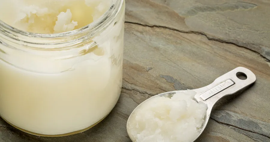 8 Beautifying Tricks with Coconut Oil