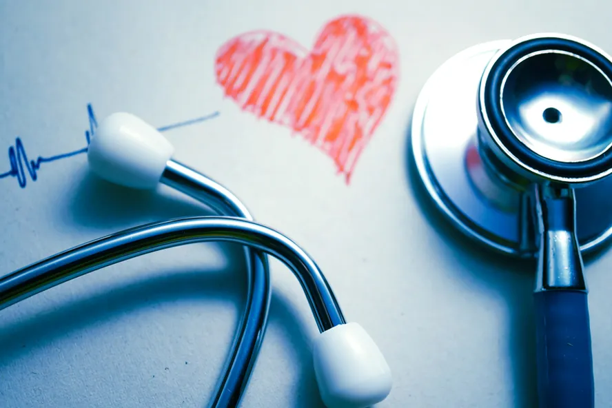 10 Symptômes des Crises Cardiaques : Différence entre Hommes et Femmes