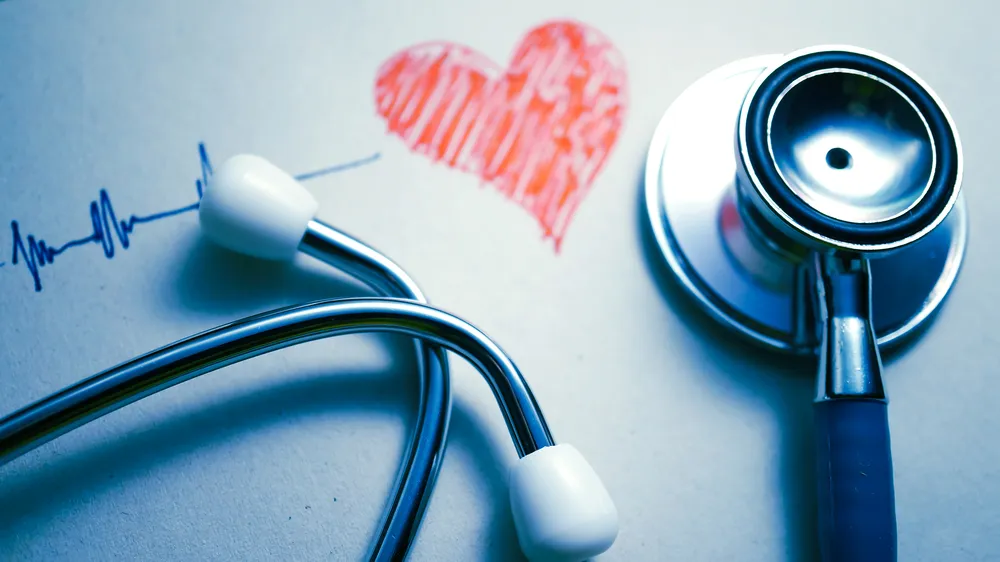 10 Symptômes des Crises Cardiaques : Différence entre Hommes et Femmes