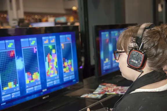 Playing Tetris Can Help Manage Cravings, Study Suggests