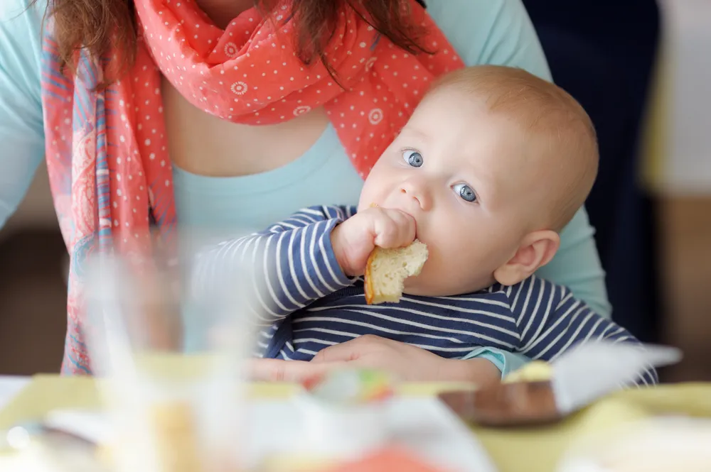 7 aliments solides à présenter à votre bébé