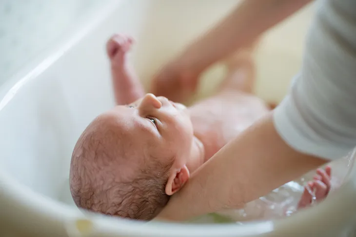 What you NEED and DON'T NEED for Baby Baths