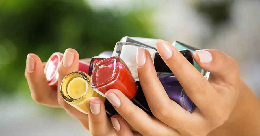 7 ingrédients chimiques toxiques à éviter dans le vernis à ongles