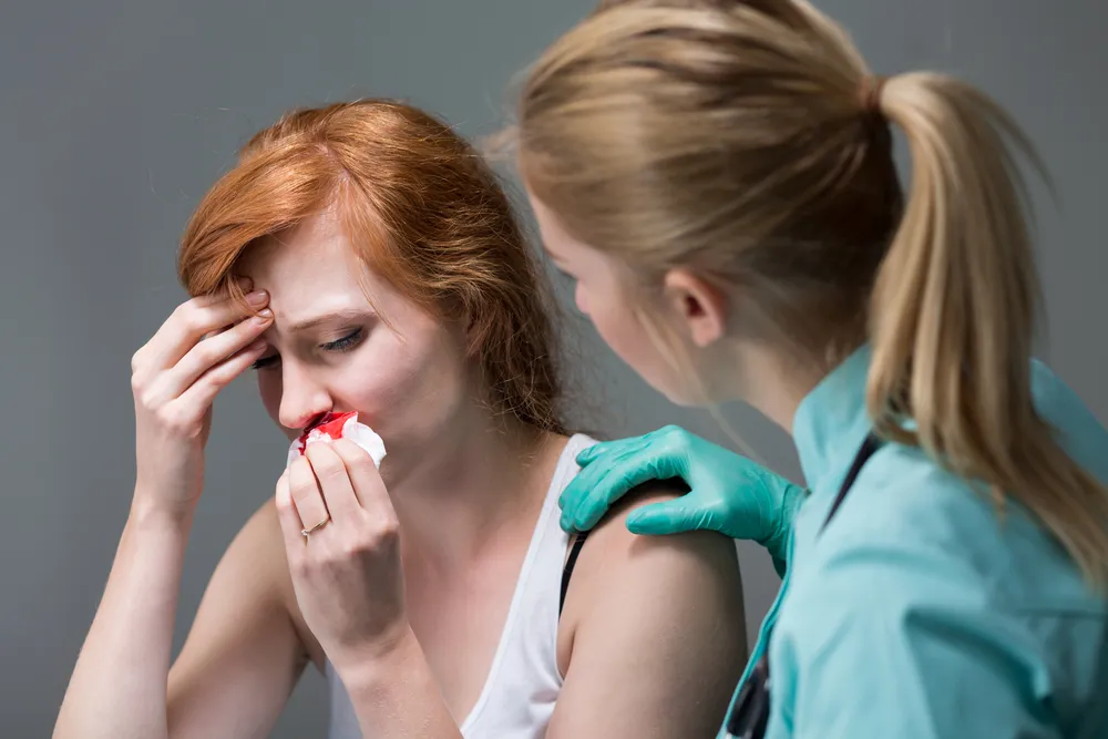 7 Ursachen und Tipps für Patienten mit häufigem Nasenbluten