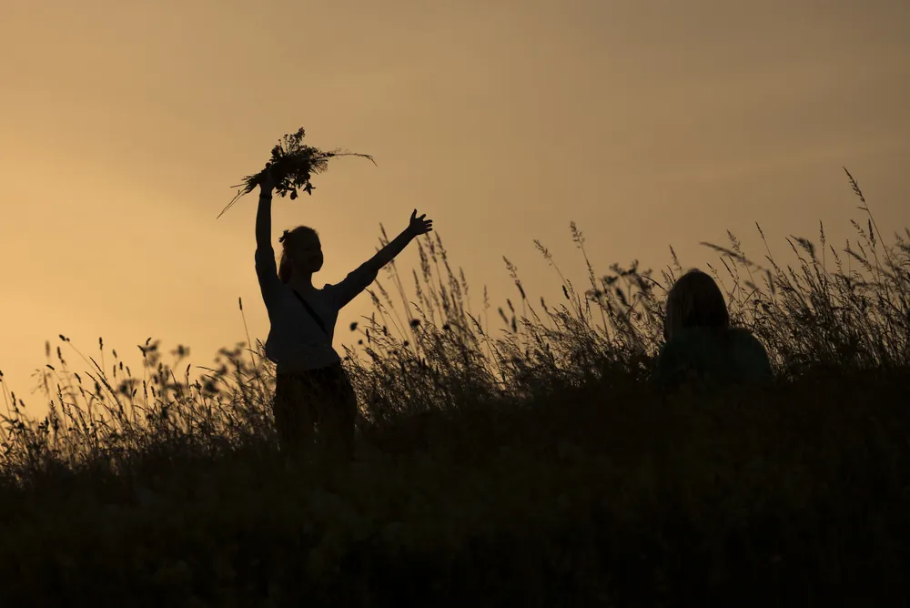 6 Healthy Ways to Celebrate the Summer Solstice