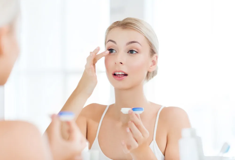 8 Clear Tips for Contact Lens Hygiene