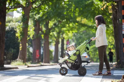 baby mom walk stroller