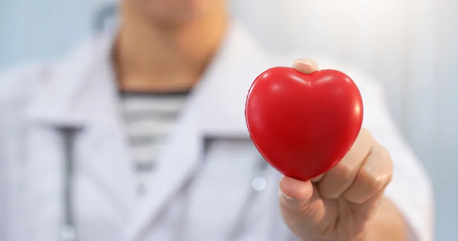 Síntomas de un ataque al corazón: Cómo diferencian en los hombres y en las mujeres