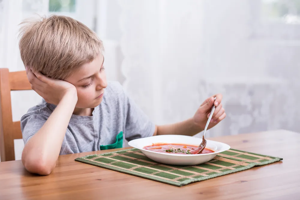 Digiere estas 7 posibles razones por las que los niños no quieren comer