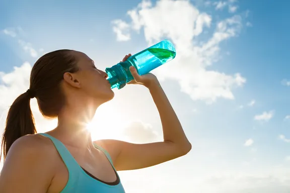 16 Common Signs of Dehydration