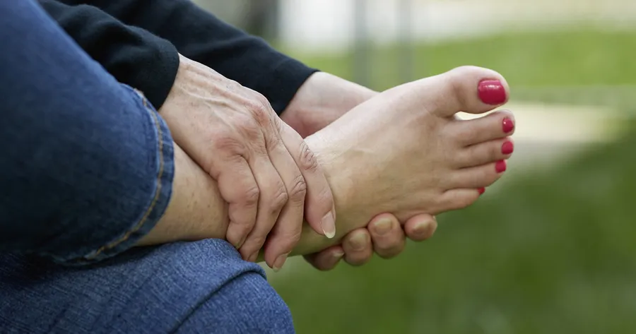 Common Causes and Treatments for Plantar Warts