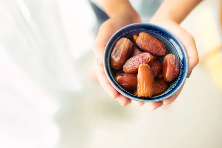 Small bowl of dates