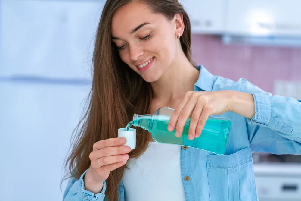 The Pros and Cons of Using Mouthwash