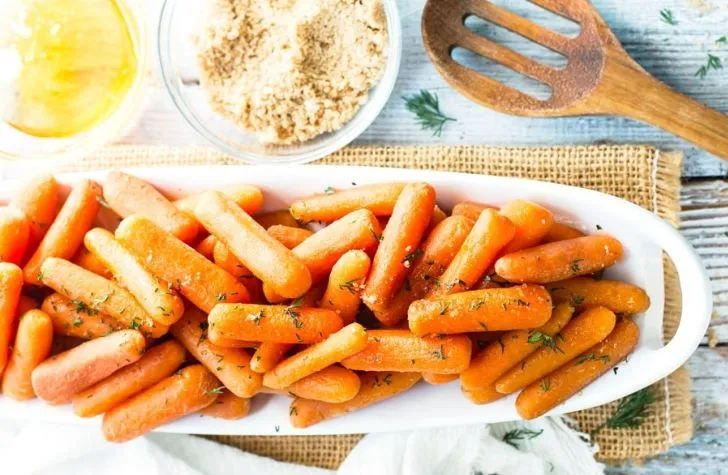 Crockpot Glazed Carrots Recipe - Evolving Table