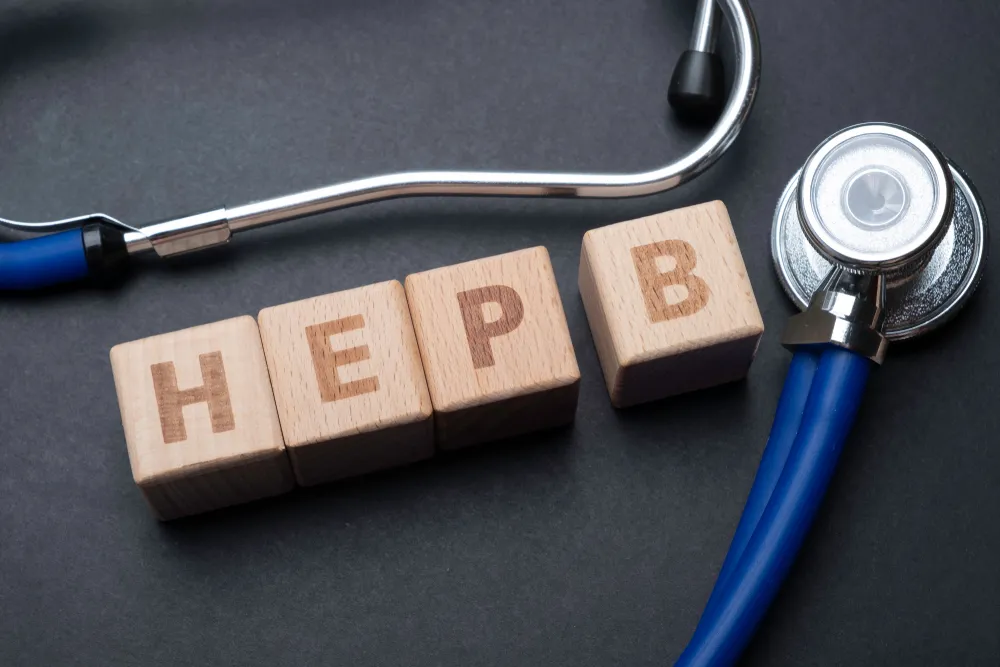 Hepatite B: Sintomas, causas, diagnóstico e tratamento