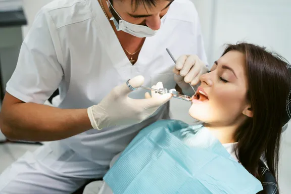 Walk-In vs. Urgent Care Dentistry