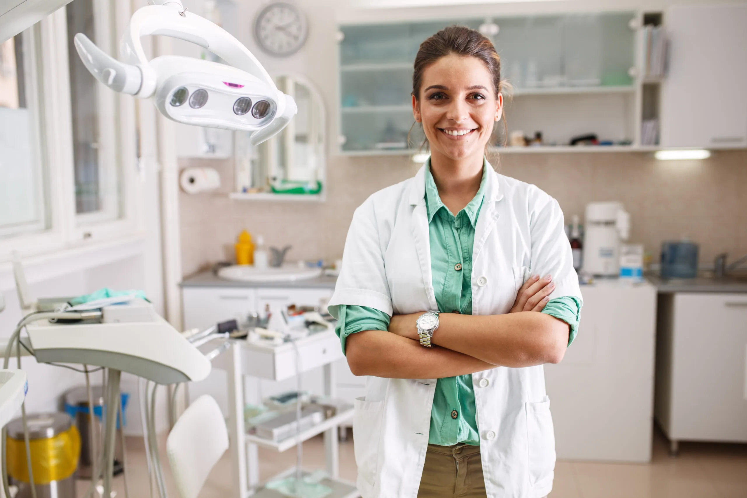 Cómo encontrar una clínica dental gratuita o de bajo costo