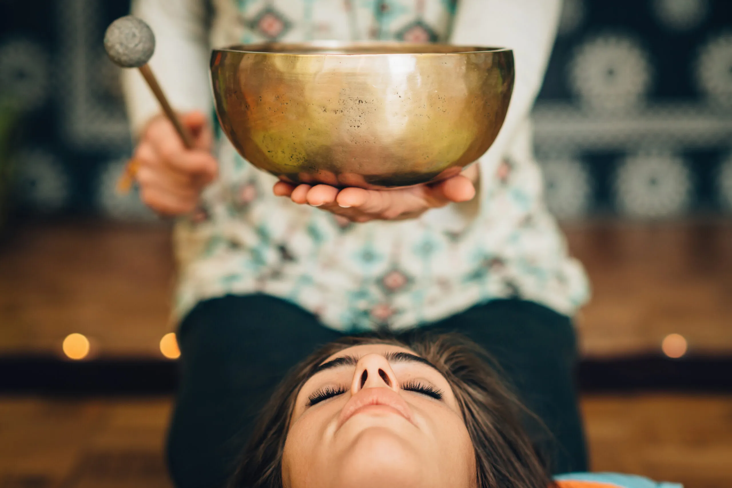 A Beginner’s Guide to Sound Baths – What They Are, How To Choose a Good One and What the Research Shows