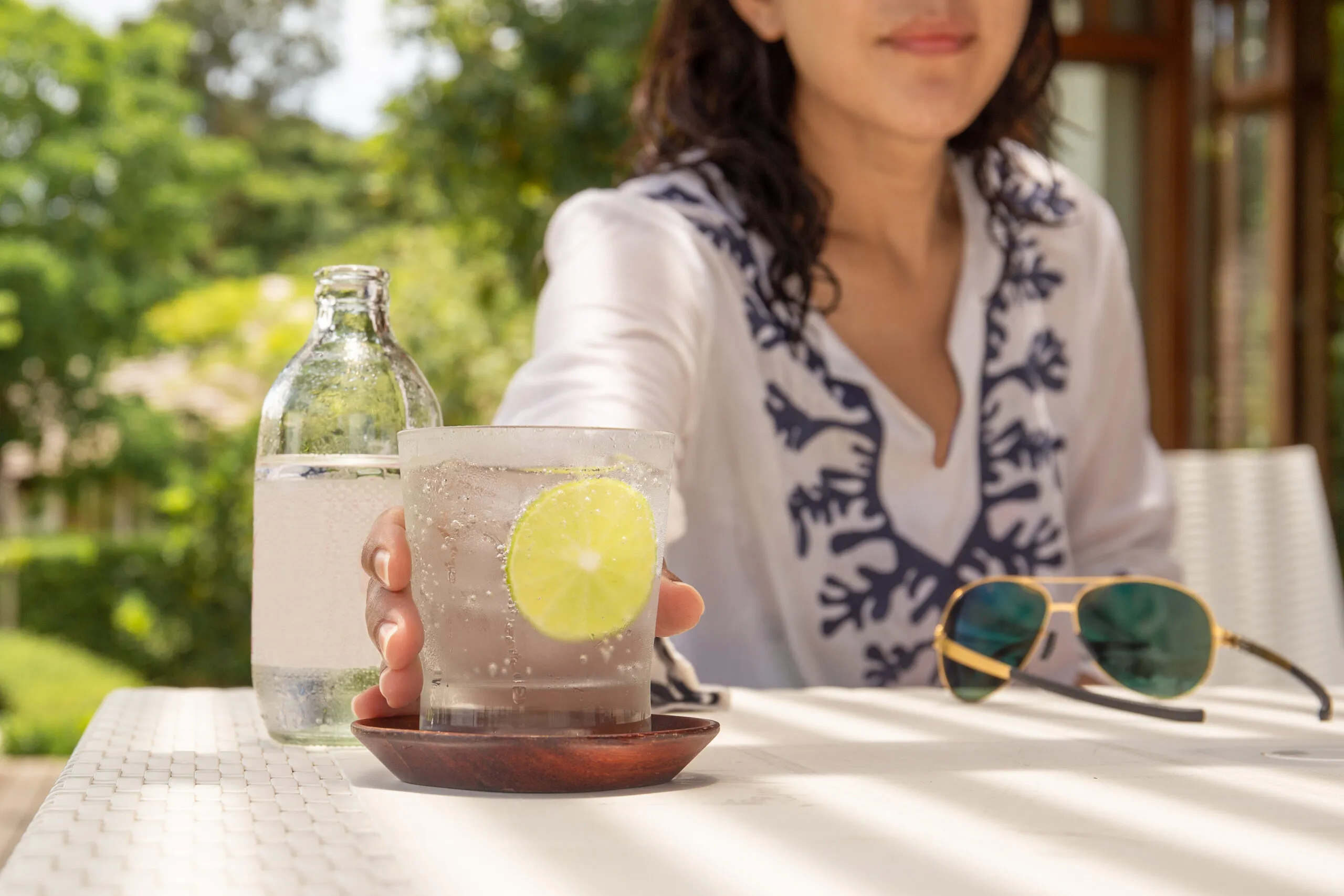 Pros and Cons of Carbonated Water: Is It Healthy?