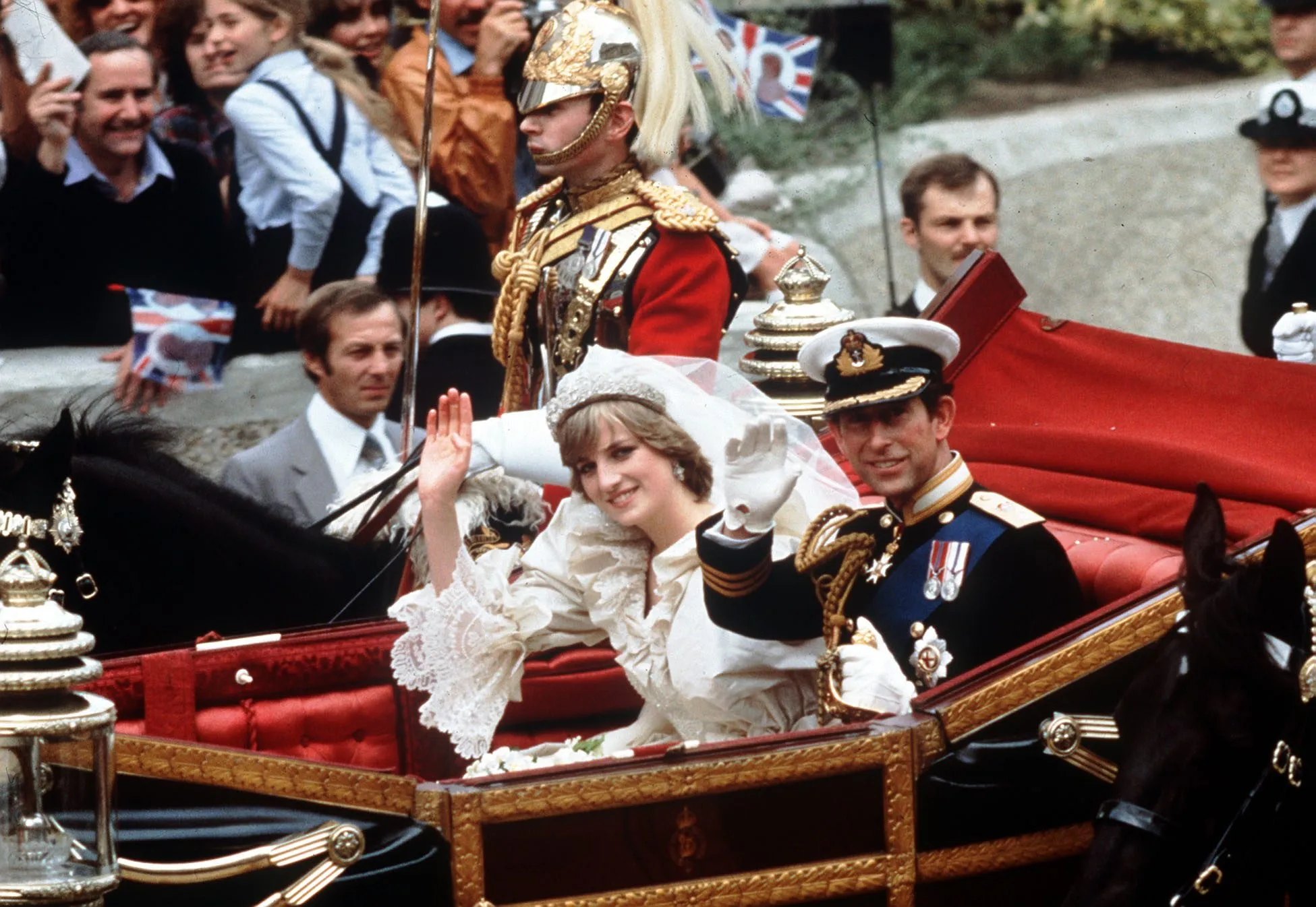 All The Hidden Details On Princess Diana’s Wedding Dress You Didn’t Know About