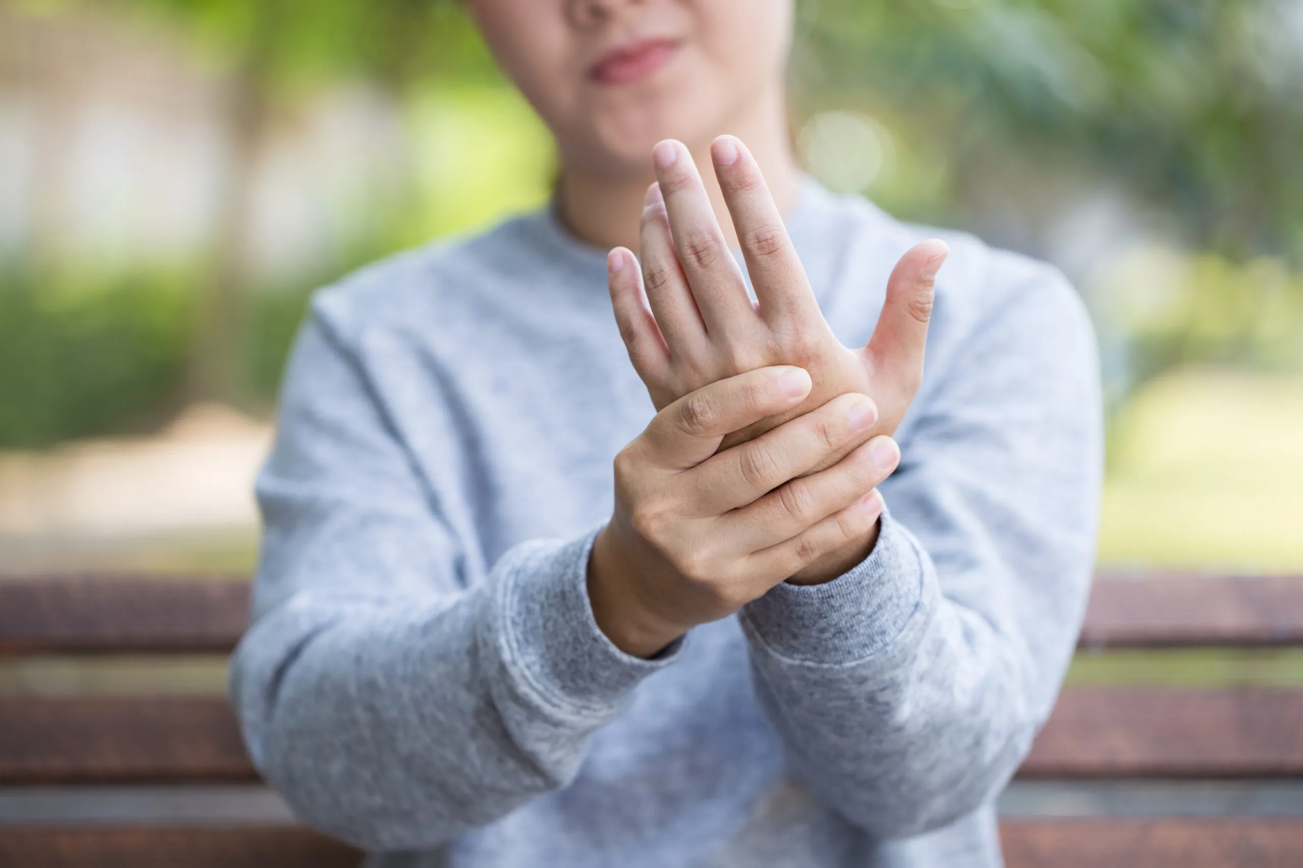 Early Signs of Arthritis You Shouldn’t Ignore