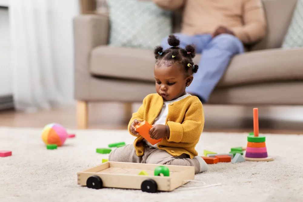 Talking Puppy or Finger Puppet? 5 Tips for Buying Baby Toys That Support Healthy Development