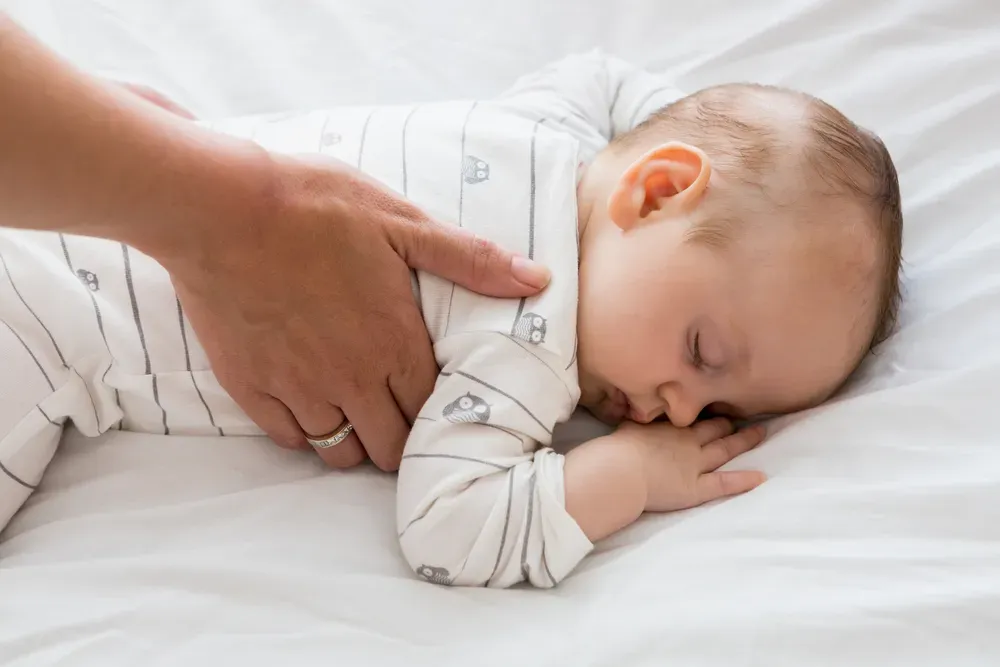 Tips To Help Successfully Sleep Train Your Baby